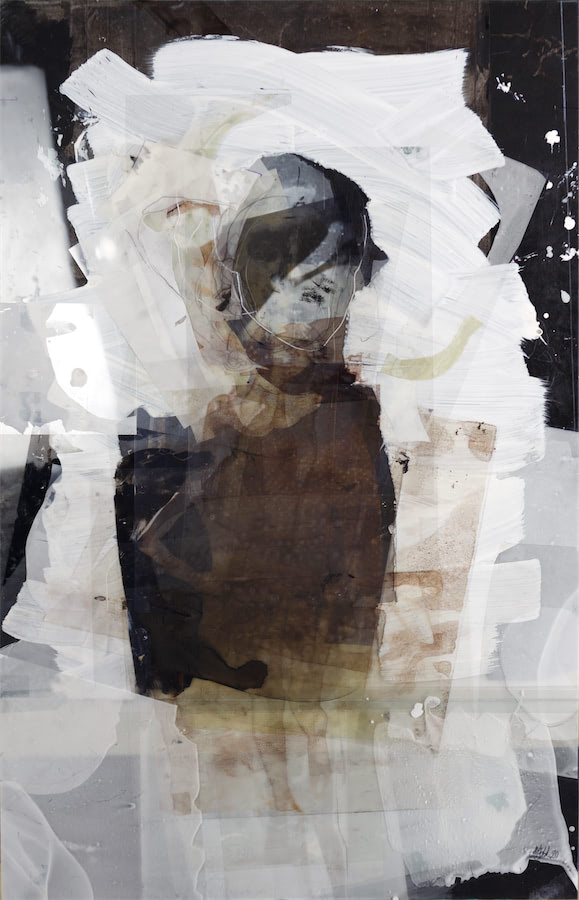 Person mit gewinkeltem Arm, 2020, Acryl, Folien, Papiere, 78 x 50 cm
